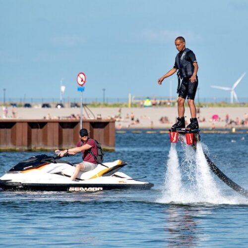 Flyboarden3-amsterdam-doenkado-belevenis-dagjeweg-dagjeuit-cadeau