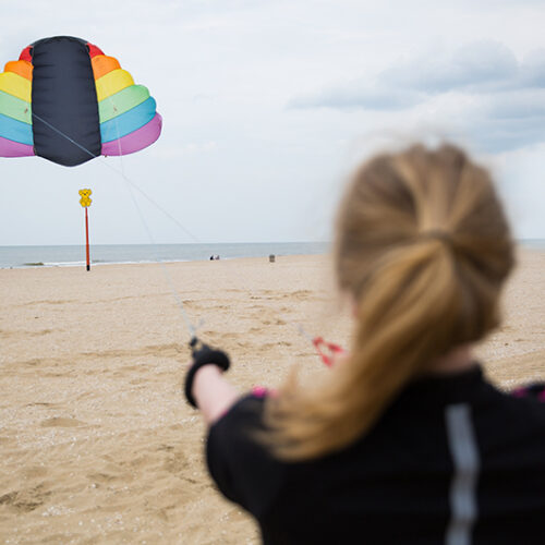 Powerkiten-Scheveningen-doen-kado-uitjes-cadeau-geven-belevenis1